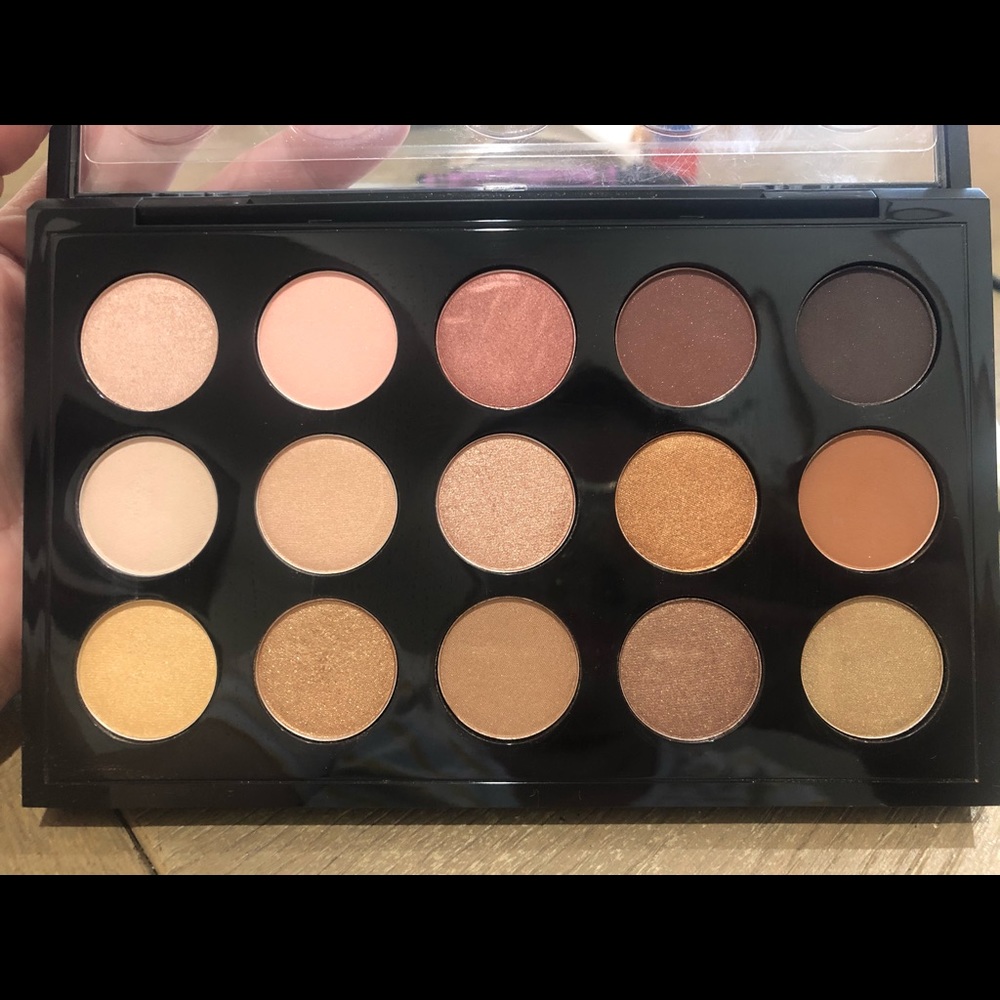 MAC Cosmetics eyeshadow palette
